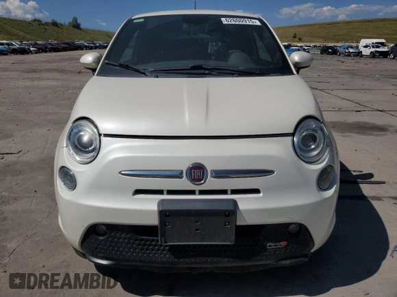2015 FIAT 500e с VIN 3C3CFFGE9FT522920, выставлен на аукционе Copart как лот 62600915 с пробегом 53 300 миль миль и Чистый • Clean title. История ставок и продаж доступна на DreamBid. Изображение 5.