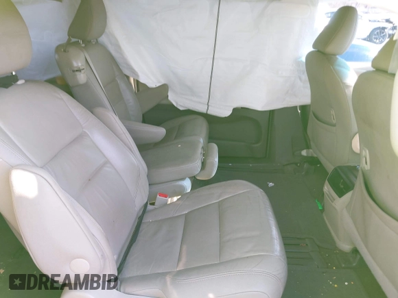 2016 Toyota Sienna XLE with VIN 5TDYK3DC3GS697173, listed as a IAAI auction lot 40899585 with 121,693 mi miles. Bid and sale history available at carsss.com. Image 8.