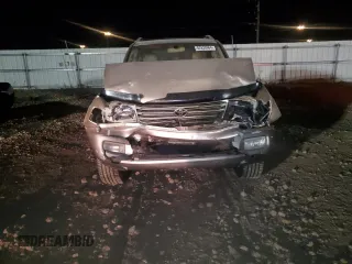 2005 Toyota Land Cruiser with VIN JTEHT05J652072565, listed as a Copart auction lot 82820964 with 0 mi miles and Salvage Title. Bid and sale history available at carsss.com. Image 5.