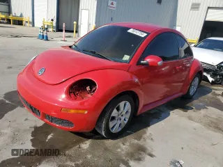 2010 Volkswagen New Beetle Coupe with VIN 3VWPG3AG8AM010195, listed as a Copart auction lot 76012754 with 0 mi miles and Salvage Title. Bid and sale history available at carsss.com. Image 1.