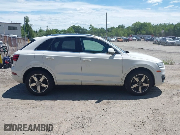 2015 Audi Q3 Premium Plus z VIN WA1EFCFS7FR012210, wystawiony jako IAAI lot #42771683 z przebiegiem 229 799 mil mil oraz . Historia ofert i sprzedaży dostępna na DreamBid. Obrazek 13.