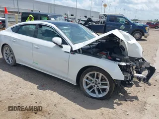 2024 Audi A5 Sportback S line Premium Plus z VIN WAUFACF52RA022341, wystawiony jako IAAI lot #42452684 z przebiegiem 35 887 mil mil oraz . Historia ofert i sprzedaży dostępna na DreamBid. Obrazek 1.