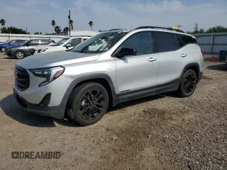 2021 GMC Terrain SLE z VIN 3GKALMEV8ML369564, wystawiony jako Copart lot #51866175 z przebiegiem Nie podano mil oraz Szkoda całkowita • Salvage title. Historia ofert i sprzedaży dostępna na DreamBid. Obrazek 1.