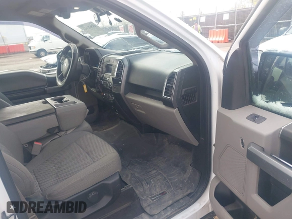 2016 Ford F-150 XLT with VIN 1FTEW1EF4GKE24156, listed as a IAAI auction lot 41959313 with 261,430 mi miles. Bid and sale history available at carsss.com. Image 5.