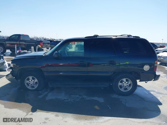 2002 Chevrolet Tahoe LT with VIN 1GNEC13Z32R299695, listed as a IAAI auction lot 41721527 with 230,544 mi miles. Bid and sale history available at carsss.com. Image 15.