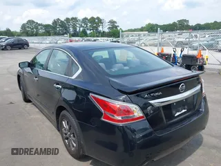 2015 Nissan Altima S z VIN 1N4AL3AP2FN405447, wystawiony jako IAAI lot #42298183 z przebiegiem 162 029 mil mil oraz . Historia ofert i sprzedaży dostępna na DreamBid. Obrazek 3.