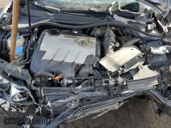 2013 Volkswagen Jetta TDI w/Sunroof z VIN 3VWML7AJ5DM605253, wystawiony jako Copart lot #46549485 z przebiegiem 116 745 mil mil oraz Szkoda całkowita • Salvage title. Historia ofert i sprzedaży dostępna na DreamBid. Obrazek 12.