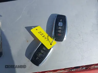 2017 Lincoln Continental Livery z VIN 1LN6L9HK0H5609577, wystawiony jako IAAI lot #42185192 z przebiegiem 232 644 mil mil oraz . Historia ofert i sprzedaży dostępna na DreamBid. Obrazek 11.