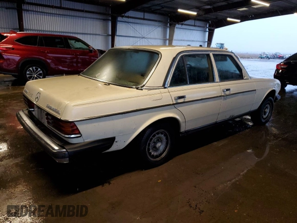 1983 Mercedes-Benz 300 D с VIN WDBAB33A0DB024215, выставлен на аукционе Copart как лот 82224054 с пробегом 101 197 миль миль и Чистый • Clean title. История ставок и продаж доступна на DreamBid. Изображение 3.