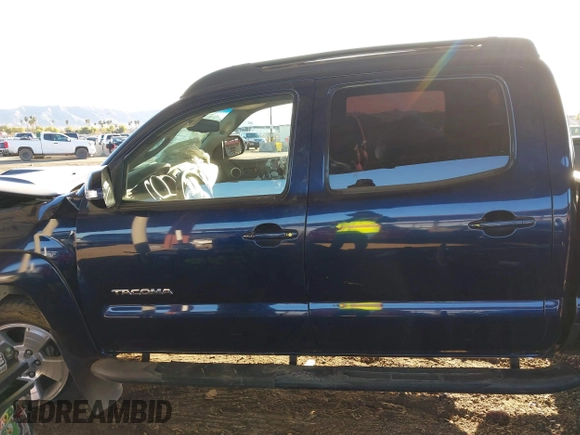 2013 Toyota Tacoma PreRunner z VIN 3TMKU4HN6DM038078, wystawiony jako IAAI lot #41397637 z przebiegiem 109 017 mil mil oraz . Historia ofert i sprzedaży dostępna na DreamBid. Obrazek 14.