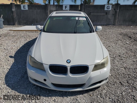2011 BMW 3 Series 328i xDrive z VIN WBAPK5G50BNN80800, wystawiony jako Copart lot #56477515 z przebiegiem 83 973 mil mil oraz Czysty tytuł • Clean title. Historia ofert i sprzedaży dostępna na DreamBid. Obrazek 5.
