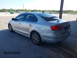 2012 Volkswagen Jetta Sedan SE w/Convenience with VIN 3VWDX7AJ6CM108473, listed as a IAAI auction lot 42035336 with 175,085 mi miles. Bid and sale history available at carsss.com. Image 3.