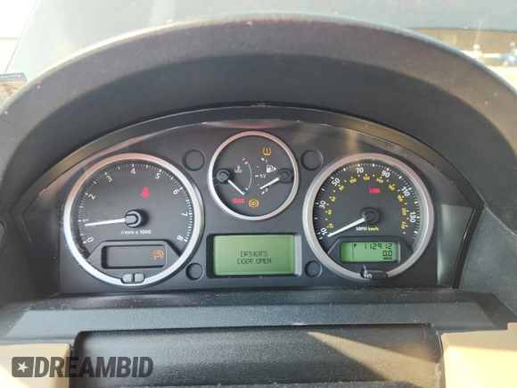 2008 Land Rover LR3 SE with VIN SALAE25418A477404, listed as a Copart auction lot 61338225 with 112,912 mi miles and Clean title. Bid and sale history available at DreamBid. Image 9.