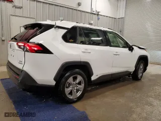 2022 Toyota RAV4 Hybrid XLE with VIN JTMRWRFV0ND140546, listed as a Copart auction lot 46053405 with 26,011 mi miles and Salvage Title. Bid and sale history available at carsss.com. Image 3.