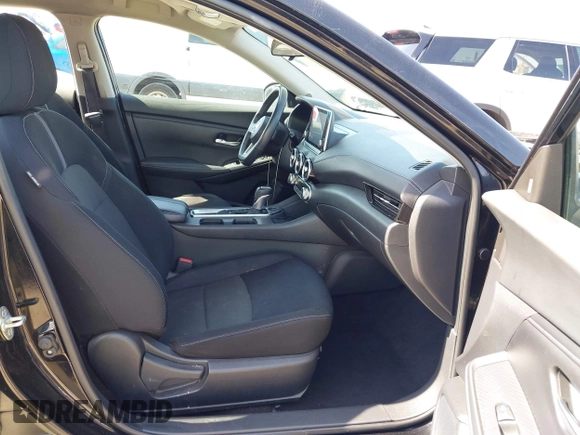 2020 Nissan Sentra SV z VIN 3N1AB8CV7LY270036, wystawiony jako IAAI lot #42323645 z przebiegiem 68 099 mil mil oraz . Historia ofert i sprzedaży dostępna na DreamBid. Obrazek 5.