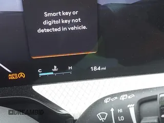 2025 Genesis GV80 z VIN KMUHBESB3SU273631, wystawiony jako IAAI lot #42186632 z przebiegiem 184 mil mil oraz . Historia ofert i sprzedaży dostępna na DreamBid. Obrazek 16.