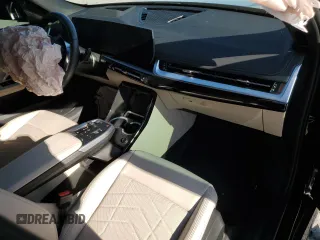 2024 BMW X1 xDrive28i z VIN WBX73EF02R5Z31516, wystawiony jako Copart lot #52913595 z przebiegiem Nie podano mil oraz Szkody całkowita. Historia ofert i sprzedaży dostępna na DreamBid. Obrazek 8.