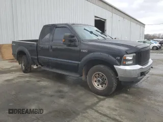 2001 Ford Super Duty F-250 XL with VIN 1FTNX21L81ED75824, listed as a Copart auction lot 51202085 with 257,803 mi miles and Salvage Title. Bid and sale history available at carsss.com. Image 4.