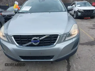 2012 Volvo XC60 3.2L с VIN YV4952DL3C2327880, выставлен на аукционе IAAI как лот 41215399 с пробегом 213 992 миль миль и . История ставок и продаж доступна на DreamBid. Изображение 6.