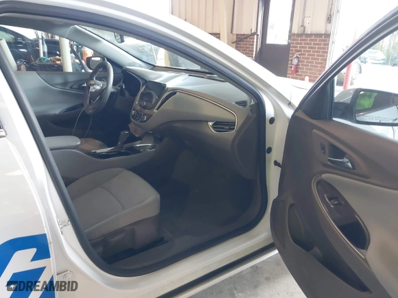 2020 Chevrolet Malibu LS with VIN 1G1ZC5ST5LF142616, listed as a IAAI auction lot 41000319 with 64,020 mi miles. Bid and sale history available at carsss.com. Image 5.