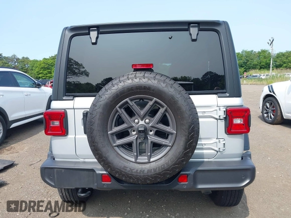2024 Jeep Wrangler Sport S z VIN 1C4PJXDG1RW304993, wystawiony jako IAAI lot #42387509 z przebiegiem 6 987 mil mil oraz . Historia ofert i sprzedaży dostępna na DreamBid. Obrazek 16.