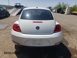 2015 Volkswagen Beetle Fleet Edition z VIN 3VWF17AT6FM615471, wystawiony jako Copart lot #52740305 z przebiegiem 99 537 mil mil oraz Szkoda całkowita • Salvage title. Historia ofert i sprzedaży dostępna na DreamBid. Obrazek 6.
