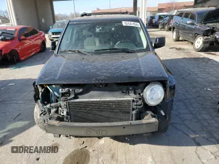 2015 Jeep Patriot Altitude z VIN 1C4NJRBB4FD317433, wystawiony jako Copart lot #50703555 z przebiegiem 109 650 mil mil oraz Nie do naprawy • Non repairable. Historia ofert i sprzedaży dostępna na DreamBid. Obrazek 5.