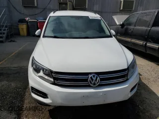 2016 Volkswagen Tiguan S with VIN WVGAV7AX9GW529699, listed as a Copart auction lot 62239475 with 119,075 mi miles and Clean title. Bid and sale history available at DreamBid. Image 5.