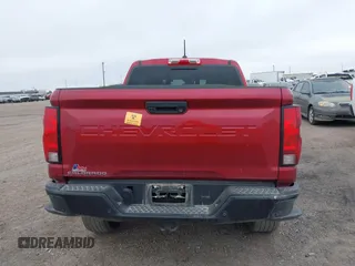 2023 Chevrolet Colorado 2WD Work Truck с VIN 1GCGSBEC1P1141557, выставлен на аукционе IAAI как лот 41505314 с пробегом Не указан миль и . История ставок и продаж доступна на DreamBid. Изображение 15.
