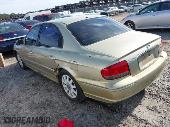 2002 Hyundai Sonata GLS with VIN KMHWF35HX2A506484, listed as a IAAI auction lot 41257939 with 280,153 mi miles. Bid and sale history available at carsss.com. Image 3.