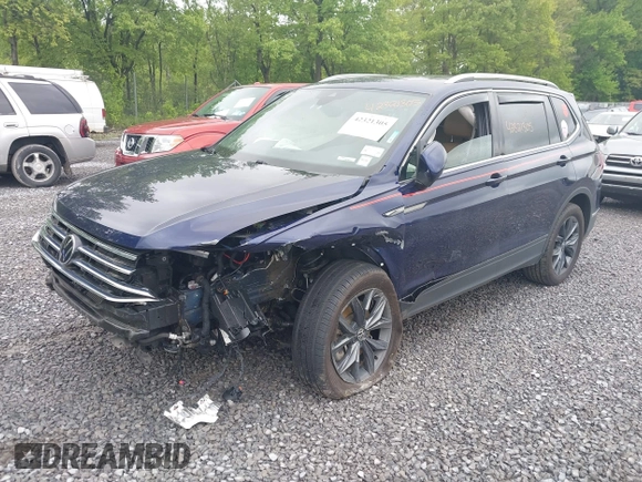 2022 Volkswagen Tiguan SE с VIN 3VV2B7AX1NM165598, выставлен на аукционе IAAI как лот 42321305 с пробегом 43 483 миль миль и . История ставок и продаж доступна на DreamBid. Изображение 17.