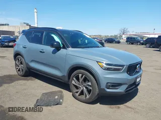 2020 Volvo XC40 R-Design z VIN YV4162UM9L2348168, wystawiony jako IAAI lot #42057660 z przebiegiem 19 822 mil mil oraz . Historia ofert i sprzedaży dostępna na DreamBid. Obrazek 1.