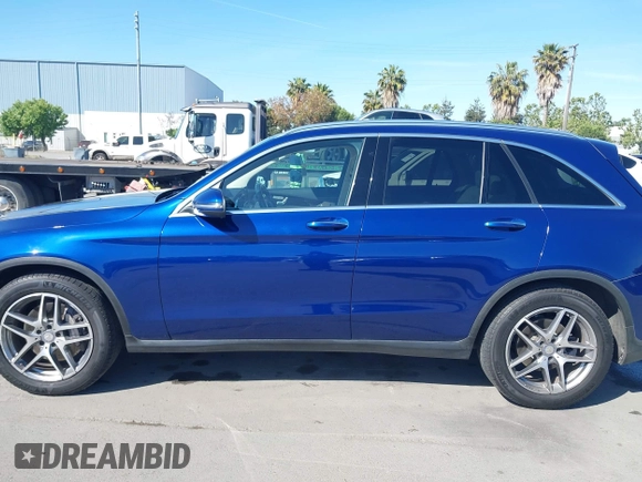 2017 Mercedes-Benz GLC 300 z VIN WDC0G4JB7HF128354, wystawiony jako IAAI lot #42278665 z przebiegiem 138 573 mil mil oraz . Historia ofert i sprzedaży dostępna na DreamBid. Obrazek 14.