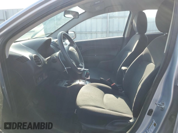 2019 Mitsubishi Mirage ES z VIN ML32F3FJ8KHF11717, wystawiony jako Copart lot #55985455 z przebiegiem 61 716 mil mil oraz Nie do naprawy. Historia ofert i sprzedaży dostępna na DreamBid. Obrazek 7.