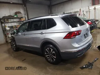 2023 Volkswagen Tiguan S z VIN 3VVFB7AX2PM100814, wystawiony jako Copart lot #79216424 z przebiegiem 4 748 mil mil oraz Szkoda całkowita • Salvage title. Historia ofert i sprzedaży dostępna na DreamBid. Obrazek 2.