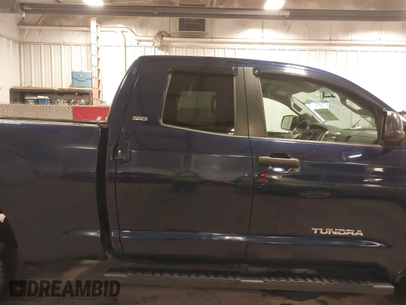 2010 Toyota Tundra z VIN 5TFUW5F10AX154651, wystawiony jako IAAI lot #42113722 z przebiegiem 225 372 mil mil oraz . Historia ofert i sprzedaży dostępna na DreamBid. Obrazek 21.