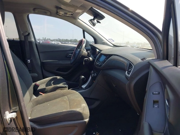 2020 Chevrolet Trax LS with VIN 3GNCJKSB4LL228232, listed as a IAAI auction lot 41670275 with 113,043 mi miles. Bid and sale history available at carsss.com. Image 5.