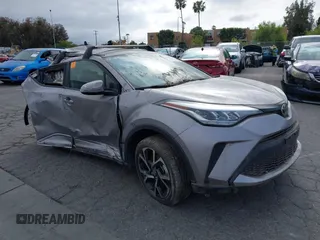 2020 Toyota C-HR LE with VIN JTNKHMBX9L1075101, listed as a IAAI auction lot 42105360 with 1 mi miles. Bid and sale history available at carsss.com. Image 1.
