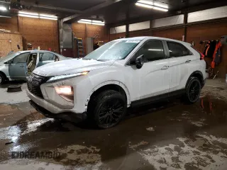 2022 Mitsubishi Eclipse Cross LE z VIN JA4ATVAA4NZ001262, wystawiony jako Copart lot #46250715 z przebiegiem 31 800 mil mil oraz Szkoda całkowita • Salvage title. Historia ofert i sprzedaży dostępna na DreamBid. Obrazek 1.