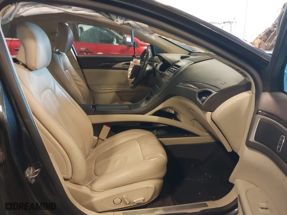 2013 Lincoln MKZ with VIN 3LN6L2G91DR826746, listed as a IAAI auction lot 40977256 with 164,418 mi miles. Bid and sale history available at carsss.com. Image 5.