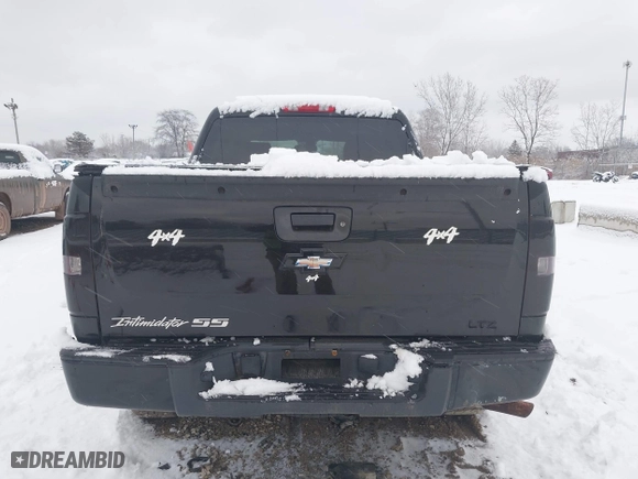 2007 Chevrolet Silverado 1500 LT w/1LT with VIN 3GCEK13397G532381, listed as a IAAI auction lot 41164920 with 212,354 mi miles. Bid and sale history available at carsss.com. Image 16.