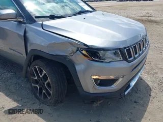 2018 Jeep Compass Limited z VIN 3C4NJDCB3JT369267, wystawiony jako IAAI lot #42181693 z przebiegiem 96 511 mil mil oraz . Historia ofert i sprzedaży dostępna na DreamBid. Obrazek 6.