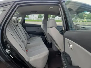 2009 Hyundai Elantra SE with VIN KMHDU46DX9U815198, listed as a Copart auction lot 61820665 with 92,543 mi miles and Clean title. Bid and sale history available at DreamBid. Image 6.