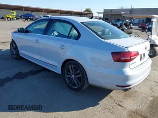 2018 Volkswagen Jetta SEL с VIN 3VWL17AJ2JM252094, выставлен на аукционе IAAI как лот 41397575 с пробегом 57 983 миль миль и . История ставок и продаж доступна на DreamBid. Изображение 3.