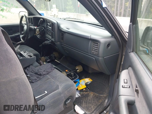 2001 Chevrolet Silverado 1500 LS with VIN 2GCEC19T511179674, listed as a IAAI auction lot 42272805 with 231,352 mi miles and . Bid and sale history available at DreamBid. Image 5.