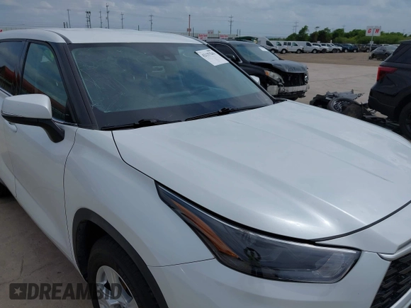 2022 Toyota Highlander LE with VIN 5TDZZRAH4NS090313, listed as a IAAI auction lot 42137543 with 81,954 mi miles and . Bid and sale history available at DreamBid. Image 17.