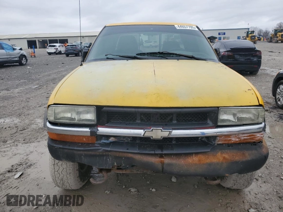 2002 Chevrolet S-10 LS with VIN 1GCCT19W128251633, listed as a Copart auction lot 44657705 with 181,895 mi miles and Clean Title. Bid and sale history available at carsss.com. Image 5.