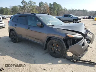 2016 Jeep Cherokee Altitude with VIN 1C4PJLCS1GW222595, listed as a Copart auction lot 43760325 with 190,316 mi miles and Salvage Title. Bid and sale history available at carsss.com. Image 4.