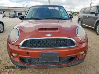 2013 MINI Hardtop S with VIN WMWSV3C55DT392526, listed as a Copart auction lot 62220765 with 152,585 mi miles and Clean title. Bid and sale history available at DreamBid. Image 5.