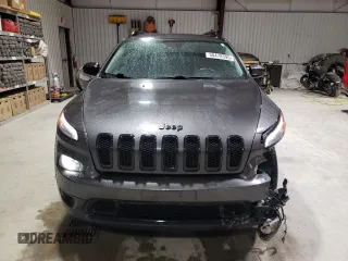 2018 Jeep Cherokee Latitude with VIN 1C4PJMCB2JD556207, listed as a Copart auction lot 58478395 with 102,884 mi miles and Salvage title. Bid and sale history available at DreamBid. Image 5.